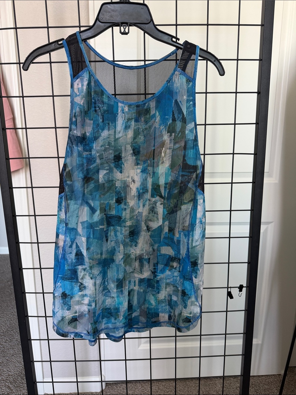 LuLulemon No Limits Tank Top with built in bra. Vintage.